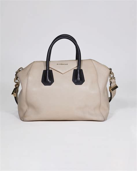 borsa antigona givenchy falsa|givenchy antigona serial tags.